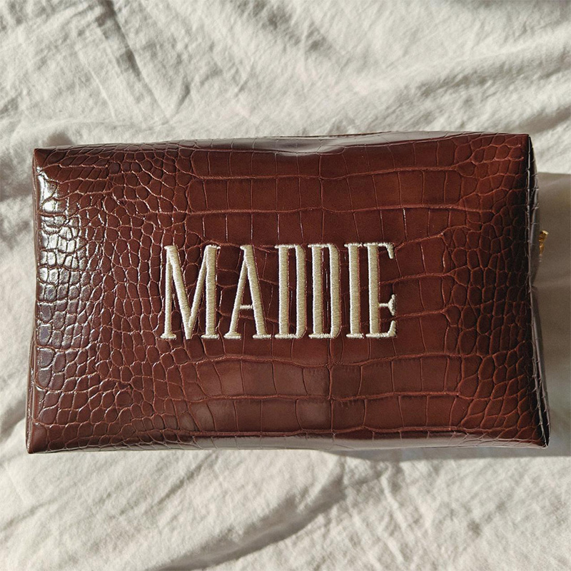 Pochette de maquillage brodée  - Travel Accessories Ideas avis et prix